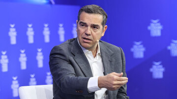 Επιστρέφω για να υπάρξει κανονικότητα και σταθερότητα στον τόπο, δεν έχω ταξικό μένος αλλά πατριωτική ευθύνη, είπε ο Τσίπρας στους Δελφούς