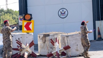 Η πρεσβεία των ΗΠΑ προτρέπει τους Αμερικανούς να φύγουν από τον Λίβανο 