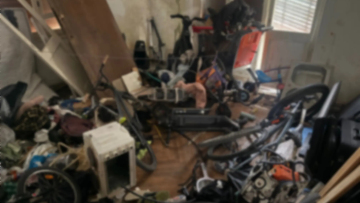 Αποθήκευαν και αποσυναρμολογούσαν κλεμμένα δίκυκλα σε διαμέρισμα στον Άγιο Παντελεήμονα
