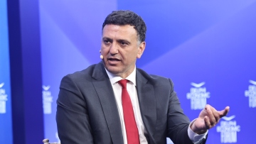 Κικίλιας στο φόρουμ των Δελφών: Η κυβέρνηση έχει λάβει μέτρα για να συγκρατήσει τις τιμές των ακτοπλοϊκών