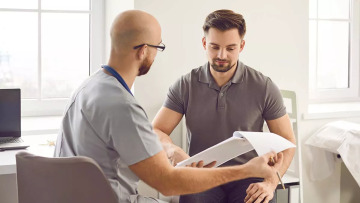 Ανησυχία για επιθετικό καρκίνο που «χτυπά» νέους – Πού οφείλεται η αύξηση των περιστατικών
