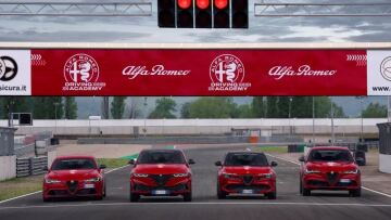 Στο... σχολείο της Alfa Romeo - Οδηγούμε τα πιο σπορ μοντέλα της
