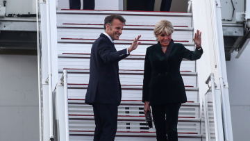 Η επίσκεψη Μακρόν στην Αθήνα μέσα από φωτογραφίες: Από την Ρωμαϊκή Αγορά στην φρεγάτα «Κίμων»