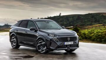 Δοκιμάζουμε το Peugeot E-3008 με τους δύο κινητήρες - Πόσο κοστίζει στην Ελλάδα;
