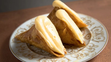 Τρίγωνα Πανοράματος, αρμενοβίλ, μπεζέδες: Φτιάχνουμε τα γλυκά της Θεσσαλονίκης