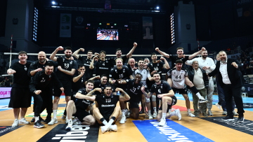 Ο ΠΑΟΚ με σούπερ επίθεση νίκησε τον Παναθηναϊκό 3-0 και έκανε το 1-1 στους τελικούς της Volley League, δείτε βίντεο