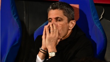 Σκασμένος ο Λουτσέσκου στη συνέντευξη τύπου: «Εγώ είμαι ο υπεύθυνος»