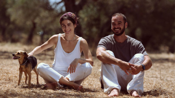 Prosilio & Olive Tree Houses: Δυο νέοι επιχειρηματίες στη Ζάκυνθο κάνουν τη διαφορά