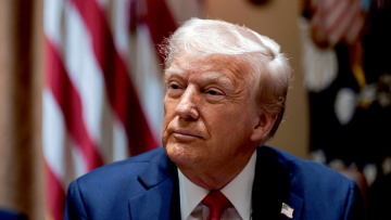 Με τη Chevron και άλλους πετρελαϊκούς κολοσσούς συναντήθηκε ο Τραμπ: Ανησυχία για το «πολεμικό σοκ» στις τιμές ενέργειας