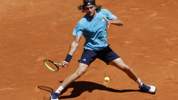 Ο Τσιτσιπάς νίκησε 2-0 τον Αγκιλάρ και προκρίθηκε στον 3ο γύρο του τουρνουά Open της Μαδρίτης