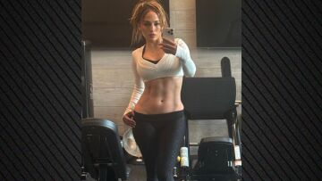 Οι απίστευτοι κοιλιακοί της 56χρονης Τζένιφερ Λόπεζ, δείτε τις φωτογραφίες μετά την προπόνησή της που ανέβασε