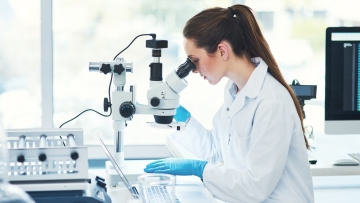 Νέα μελέτη συνδέει την πρώιμη έκθεση των παιδιών στα «αιώνια χημικά» με κίνδυνο εμφάνισης λευχαιμίας