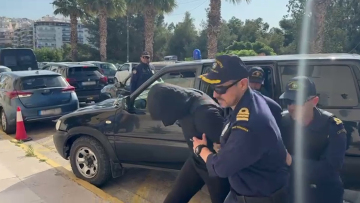 Δολοφονία στον Άγιο Δημήτριο: Στο Ναυτοδικείο Πειραιά με αλεξίσφαιρο 20χρονος που σκότωσε τον 27χρονο, δείτε βίντεο