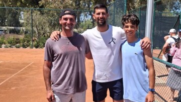 O Παγώνης συνάντησε κι ευχαρίστησε τον Τζόκοβιτς