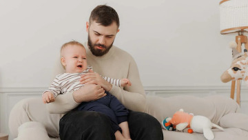 Έρχεται το τέλος του gentle parenting; Τα παιδιά θέλουν όρια, λένε οι ειδικοί
