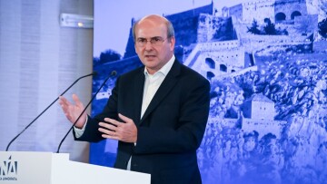 Το «ευχαριστώ» Χατζηδάκη στους βουλευτές της ΝΔ για «τη συνεχή στήριξη, αλλά και για τις προτάσεις και τις αντιρρήσεις τους»
