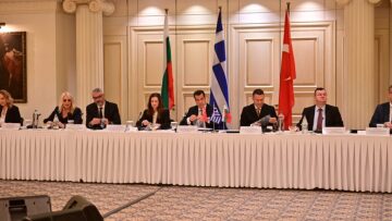 Τριμερής Ελλάδας, Βουλγαρίας, Τουρκίας στην Αθήνα για το μεταναστευτικό - Σκληρή γραμμή και μετρήσιμα αποτελέσματα, λέει ο Πλεύρης 