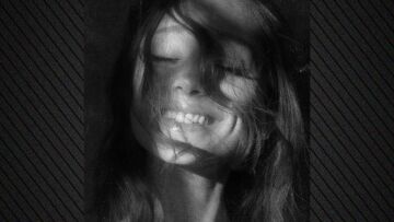 Η Αριάνα Γκράντε ανακοίνωσε την κυκλοφορία του όγδοου άλμπουμ της