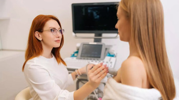 Καρκίνος μαστού: Είναι ασφαλής η διακοπή της θεραπείας με σκοπό την εγκυμοσύνη; Οι ειδικοί απαντούν
