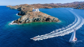 Τζια-Kύθνος: Δύο νησιά στην αυλή της Αττικής