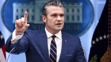 Ο Χέγκσεθ υπερασπίζεται τον αμυντικό προϋπολογισμό του Τραμπ ύψους 1,5 τρισ. δολαρίων - Πυρά σε επικριτές για τον πόλεμο με το Ιράν