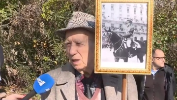 Όταν ο 89χρονος είχε πάει στην κηδεία του τέως βασιλιά Κωνσταντίνου και είχε μιλήσει στις κάμερες, δείτε βίντεο