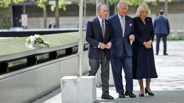 Ο βασιλιάς Κάρολος και η βασίλισσα Καμίλα επισκέφθηκαν το μνημείο της 11ης Σεπτεμβρίου στη Νέα Υόρκη