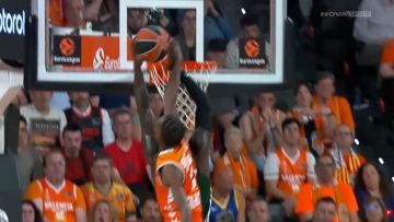 Το αιχμηρό σχόλιο του Ναν για τη φάση που δεν του δόθηκε φάουλ: «Δεν γίνεται να πέσω έτσι...»