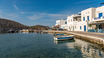 Τήνος: Εξερευνώντας τα αξιοθέατα και όμορφα χωριά της
