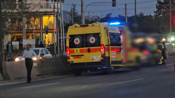 Αυξημένη κίνηση μετά από τροχαίο στη λεωφόρο Ποσειδώνος, κλειστή η αριστερή λωρίδα στο ύψος της Πικροδάφνης