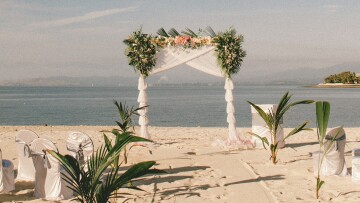 Γαμήλιος τουρισμός στην Ελλάδα: Η ανάπτυξη και οι τάσεις που κερδίζουν έδαφος στη χώρα μας