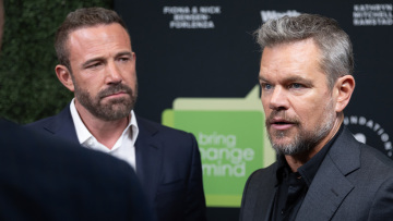 Ο Ντέιμον και ο Άφλεκ τίμησαν τον Ρόμπιν Ουίλιαμς σε βράβευσή τους: Χωρίς εκείνον, κανένα από τα όνειρά μας δεν θα είχε πραγματοποιηθεί