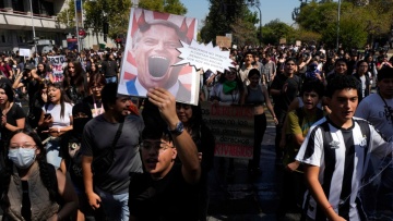 Μαθητές και φοιτητές στους δρόμους της Χιλής κατά των περικοπών στην παιδεία 
