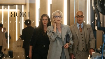 Είδαμε το «Ο Διάβολος Φοράει Prada 2»: Η Μέριλ Στριπ, η Αν Χάθαγουεϊ και η Έμιλι Μπλαντ προσπαθούν να επιβιώσουν στη νέα εποχή των περιοδικών
