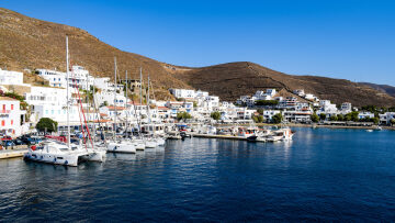 Όταν οι Κυκλάδες υποδέχονται την άνοιξη: Πρωτομαγιά στην Κύθνο