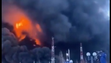 Ουκρανικά drones χτύπησαν διυλιστήριο της Lukoil στο Περμ της Ρωσίας, σε απόσταση 1.500 χλμ από τα σύνορα