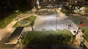 Οι οπαδοί του ΠΑΟΚ καθάρισαν την πλατεία Ναυαρίνου μετά τον τελικό με την Μπιλμπάο