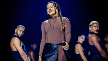 Η Ροσαλία θα ανακηρυχθεί Διεθνής Τραγουδοποιός της Χρονιάς στη φετινή τελετή των βραβείων Άιβορ Νοβέλο