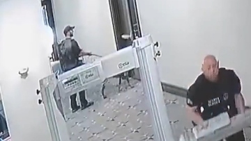 Σκύλος της Μυστικής Υπηρεσίας εντόπισε ύποπτο πριν τους πυροβολισμούς στο δείπνο του Τραμπ και τον αγνόησαν, δείτε βίντεο
