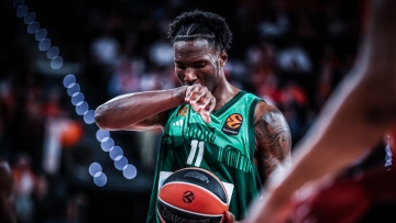 O Χέιζ Ντέιβις το έκανε ξανά: Το buzzer beater... καρμπόν ένα χρόνο αργότερα, δείτε βίντεο 