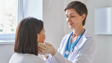 Με όζους θυρεοειδούς ο 1 στους 2 μέχρι τα 60 – Πότε είναι αθώοι και πότε χρειάζονται έλεγχο