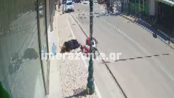 Σοβαρός τραυματισμός γυναίκας στη Ζάκυνθο: Έπεσε με το μηχανάκι σε τρύπα οπτικής ίνας, δείτε βίντεο 