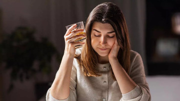 Η σεμαγλουτίδη «κόβει» και το αλκοόλ με μία ένεση την εβδομάδα – Νέα μελέτη στο Lancet