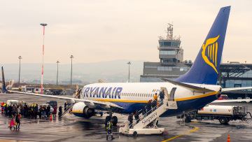 H Ryanair φεύγει από το αεροδρόμιο «Μακεδονία», ενημέρωσε τους εργαζομένους της για το κλείσιμο της βάσης της
