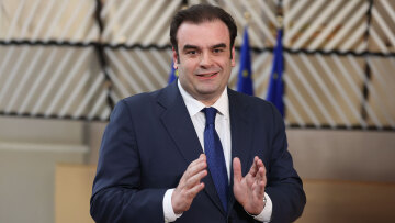 Πιερρακάκης στους Financial Times: «Απολύτως απαραίτητες» πολλές από τις μεταρρυθμίσεις της Τρόικας για τη σημερινή απόδοση της χώρας
