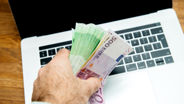 Ευρωπαϊκή Εισαγγελία και ΑΑΔΕ μαζί στο κυνήγι των «καρουζέλ» που κάνουν πάρτι με τον ΦΠΑ