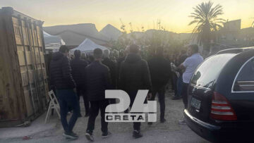  «Παιδί μου δε σε γλίτωσα»: Σπαρακτικές στιγμές στο σπίτι του 21χρονου Νικήτα στην Κρήτη