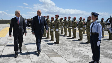 Δένδιας: Η Ελλάδα εξετάζει την αγορά στρατιωτικών αεροσκαφών C-390

