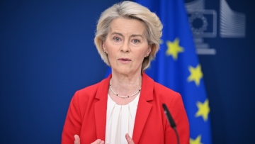 Φον ντερ Λάιεν μετά την επικοινωνία με Τραμπ: Ικανοποιητική πρόοδος προς την επικύρωση της εμπορικής συμφωνίας ΕΕ - ΗΠΑ