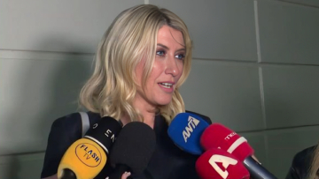 Πώς σχολιάστηκε στις εκπομπές η αποχώρηση της Σίας Κοσιώνη από τον ΣΚΑΪ: «Χειροκροτώ», «Τη θαύμασα πολύ και τη ζήλεψα»